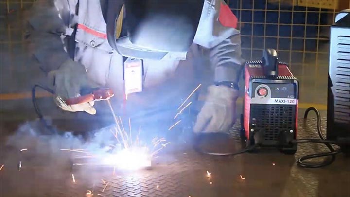 Hình ảnh thực tế quá trình sử dụng máy hàn weldcom 120 Hình ảnh thực tế quá trình sử dụng máy hàn weldcom 120