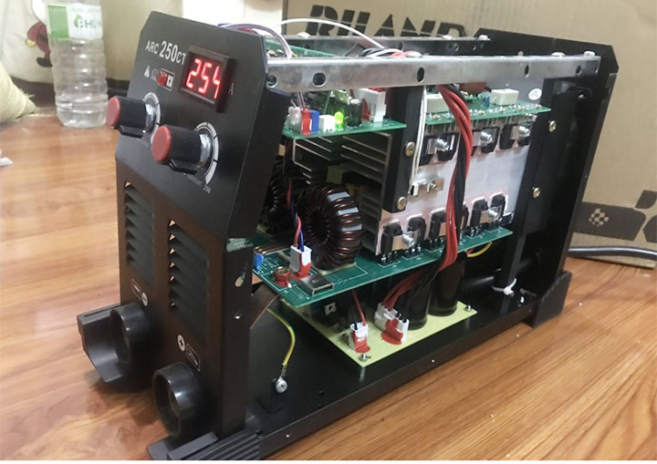 Cấu tạo bên trong máy hàn Riland ARC 250CT