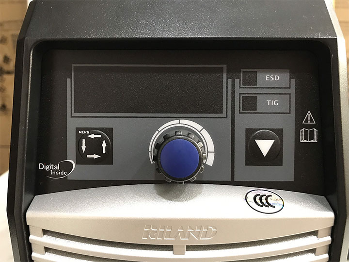 Bảng điều khiển của máy hàn Riland TIG 250PGDM Bảng điều khiển của máy hàn Riland TIG 250PGDM