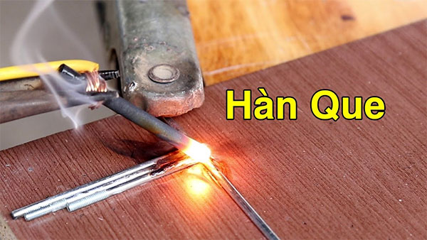 Máy hàn que sử dụng chủ yếu trong ngành chế tạo cửa sắt, lan can, bàn/ghế,...