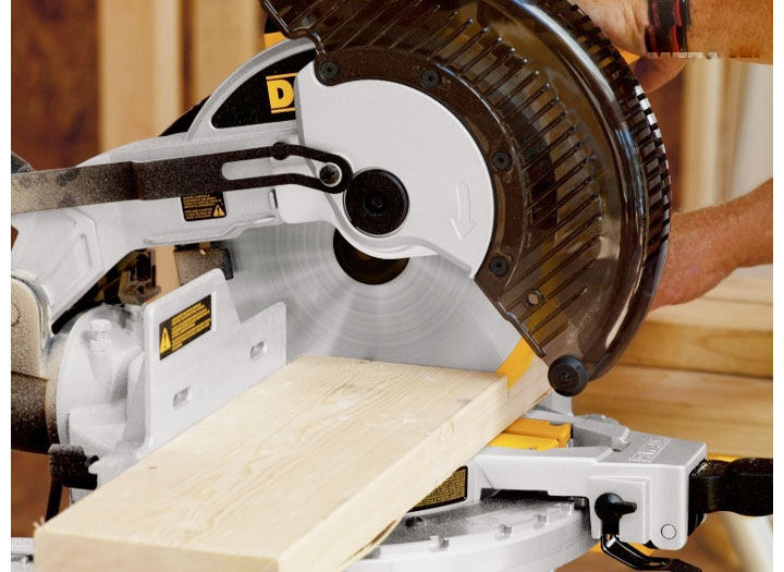 Máy chuyên cắt nhôm hay những tấm ván gỗ dày Máy chuyên cắt nhôm hay những tấm ván gỗ dày