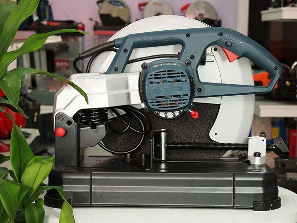 Hình ảnh máy cắt sắt GCO 14-24 Máy có thể gập lại rất an toàn, chắc chắn khi di chuyển