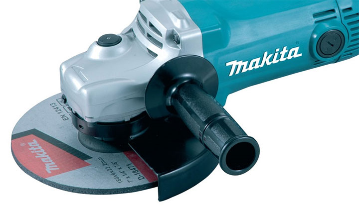 Máy mài góc Makita GA7050 được trang bị tay nắm phụ