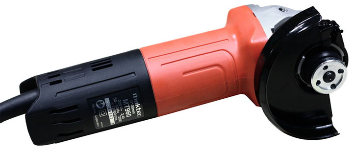 Maktec MT960 sử dụng công tắc đuôi