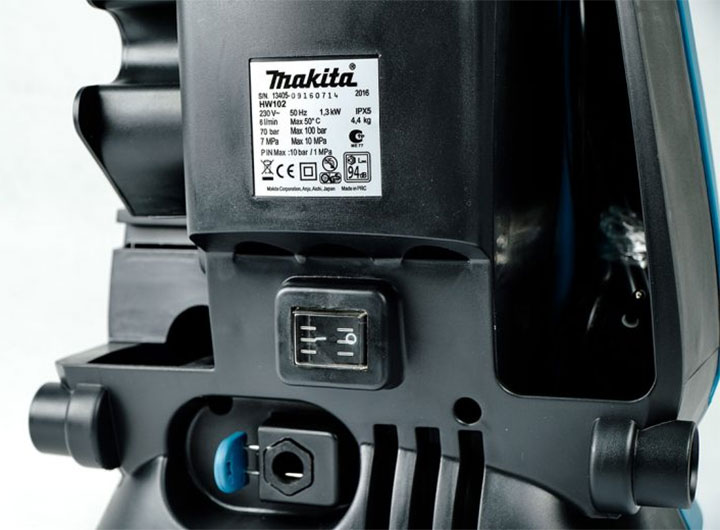 Công tắc được bọc cao su kín tránh nước, bụi rò rỉ vào