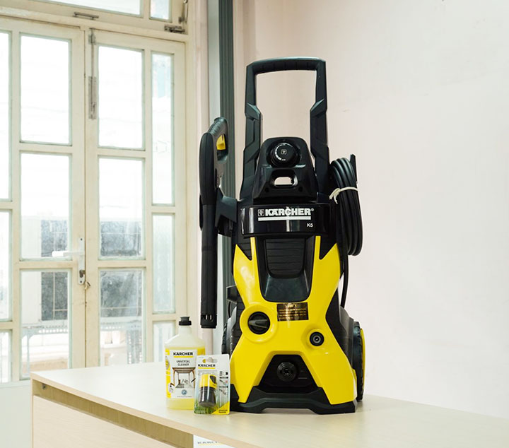 Máy rửa xe Karcher K5 EU thiết kế gọn gàng, trang bị đủ phụ kiện Máy rửa xe Karcher K5 EU thiết kế gọn gàng, trang bị đủ phụ kiện