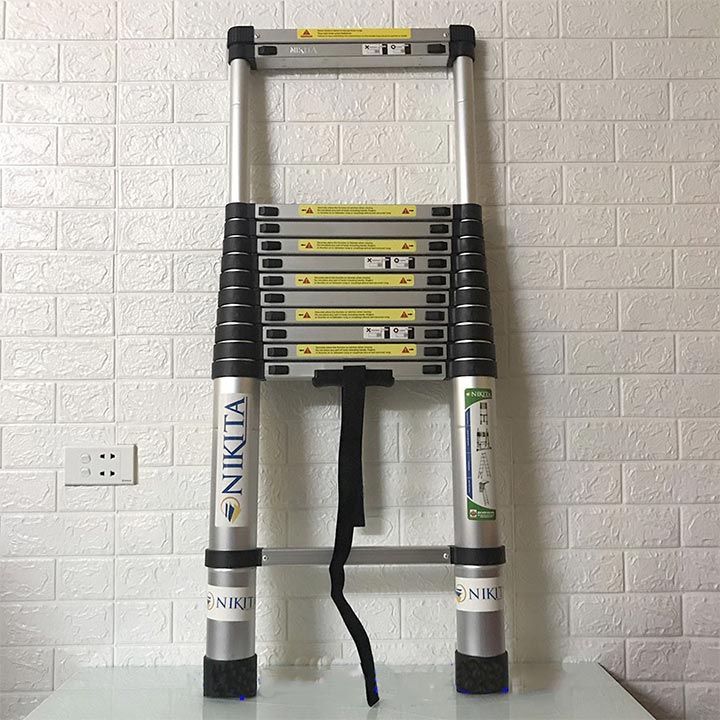 Thang có thể xếp thu gọn dễ dàng Thang có thể xếp thu gọn dễ dàng