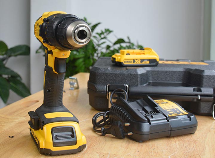 Máy khoan pin Dewalt DCD778D2 Máy khoan pin Dewalt DCD778D2