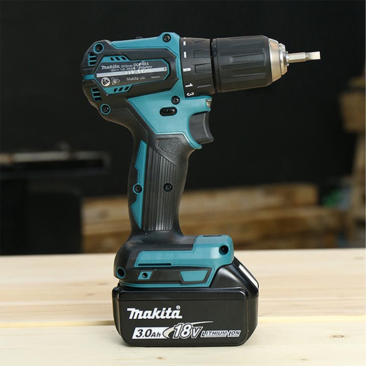 Máy khoan pin Makita DDF483Z 18V là dòng động cơ không chổi than Máy khoan pin Makita DDF483Z 18V là dòng động cơ không chổi than