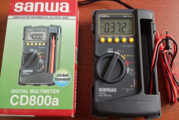 Đồng hồ đo điện tử Sanwa CD800A giúp tiết kiệm pin