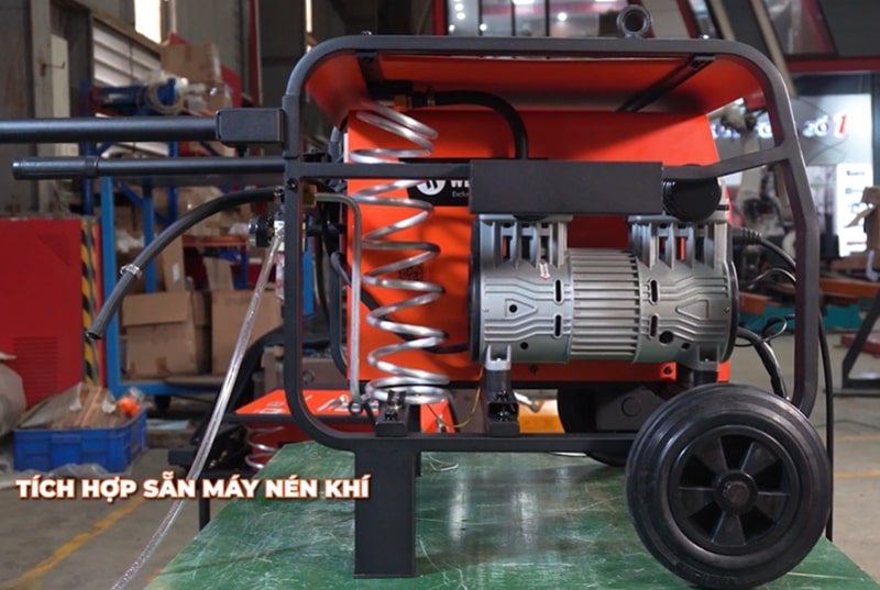 Jasic CUT100N L232 được tích hợp sẵn máy nén khí