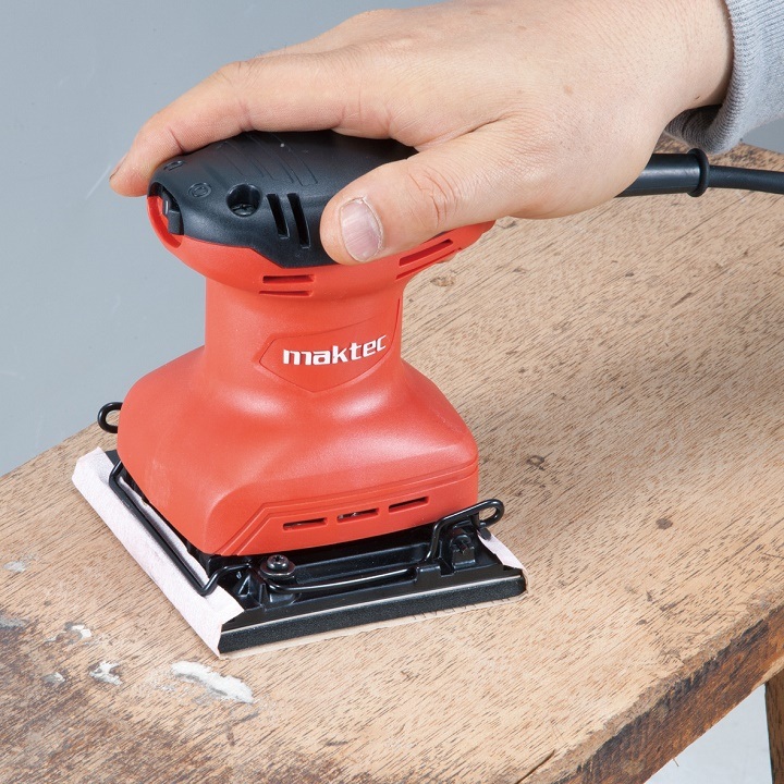 Máy hoạt động ổn định, tốc độ chà nhám nhanh 