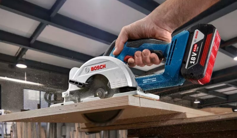 Máy cưa đĩa Bosch GKS 18V-44 Solo sử dụng động cơ không chổi than Máy cưa đĩa Bosch GKS 18V-44 Solo sử dụng động cơ không chổi than