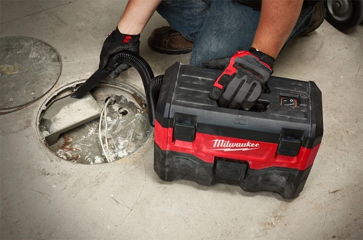 Máy hút bụi khô, ướt Milwaukee M18 VC-2-0 sử dụng động cơ không chổi than, hoạt động mạnh mẽ Máy hút bụi khô, ướt Milwaukee M18 VC-2-0 sử dụng động cơ không chổi than, hoạt động mạnh mẽ