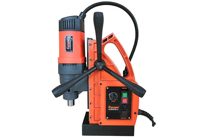 Máy khoan từ Cayken SCY-2300E có lực hút từ chắc chắn Máy khoan từ Cayken SCY-2300E có lực hút từ chắc chắn