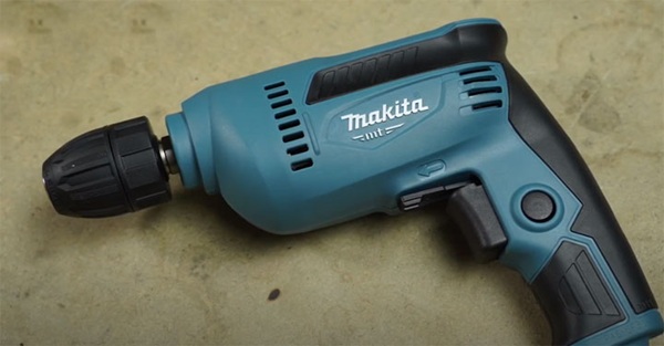 Máy khoan Makita M6002B