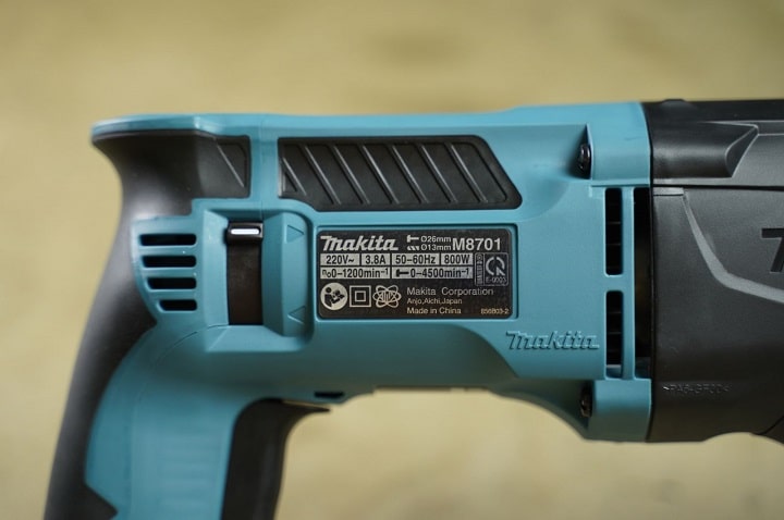 Makita 8701B khoan mạnh mẽ,hoạt động ổn định  Makita 8701B khoan mạnh mẽ,hoạt động ổn định
