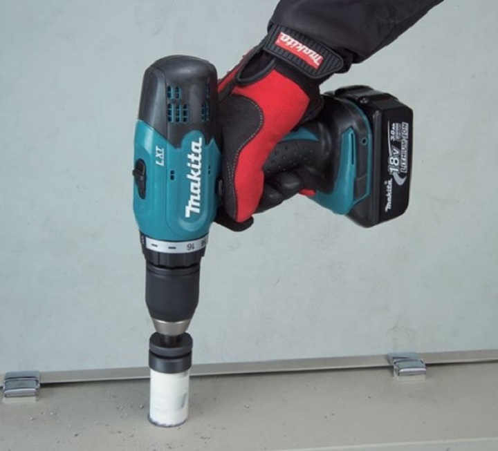 Makita DDF453SFX7 khoan mạnh mẽ với điện thế 18V