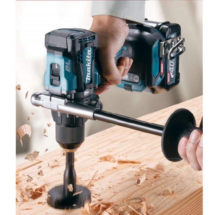 Khoan mạnh mẽ trên gỗ, thép