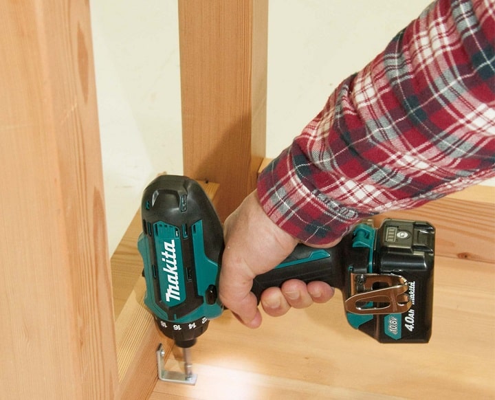 Khoan và bắt vít nhanh với điện áp 12V Khoan và bắt vít nhanh với điện áp 12V