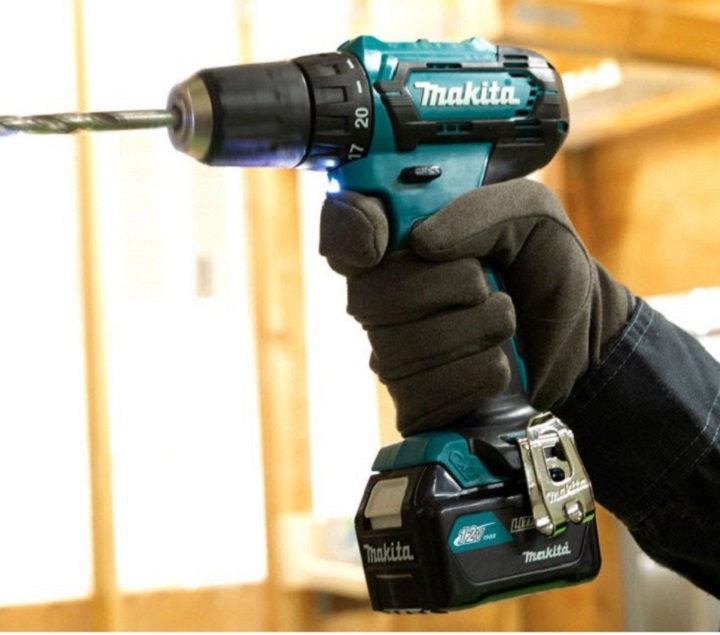 Máy khoan pin Makita DF333DZ có khả năng khoan mạnh mẽ