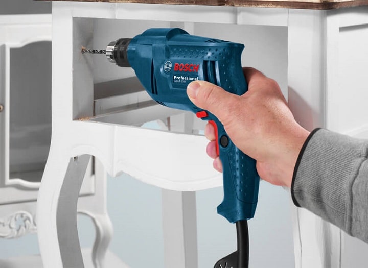 Sử dụng máy khoan Bosch GBM 6 RE đúng cách