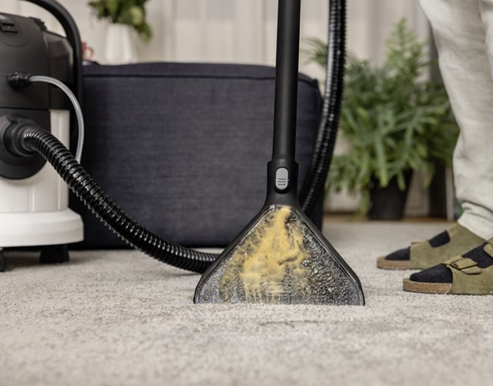 Máy làm sạch Karcher SE 4 có chức năng làm sạch sâu khi giặt thảm Máy làm sạch Karcher SE 4 có chức năng làm sạch sâu khi giặt thảm