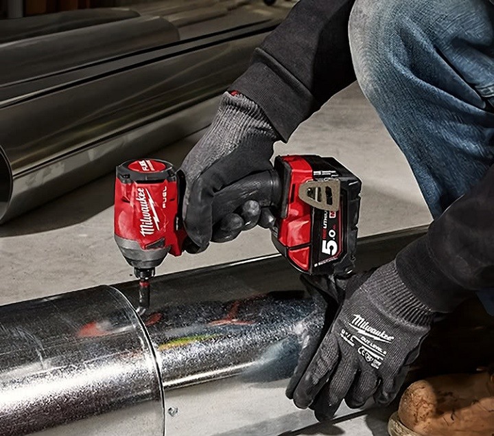 Sử dụng pin Lithum - Ion mang đến khả năng làm việc liên tục trong nhiều giờ Sử dụng pin Lithum - Ion mang đến khả năng làm việc liên tục trong nhiều giờ