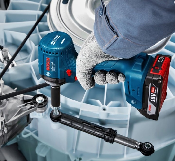Máy vặn ốc vít Bosch IDR 18V-125 T được dùng trong chuyên nghiệp