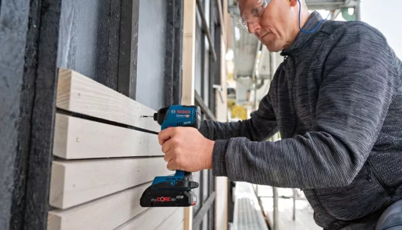 Máy bắn vít dùng pin Bosch GDR 18V-220 C SOLO siết nhanh và mạnh