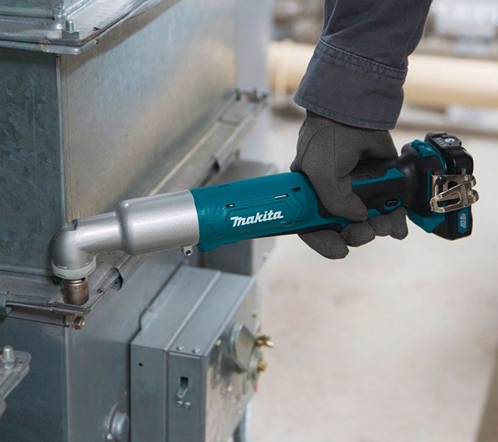 Máy hoạt động bền bỉ, lực siết mạnh, tốc độ nhanh Máy hoạt động bền bỉ, lực siết mạnh, tốc độ nhanh