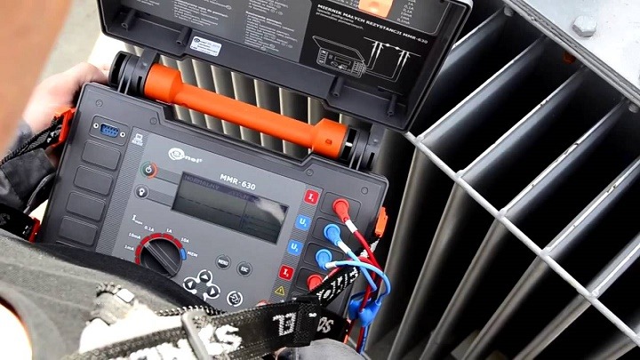 Máy có nhiều ứng dụng khác nhau trong lắp đặt, kết nối, sửa chữa hệ thống điện